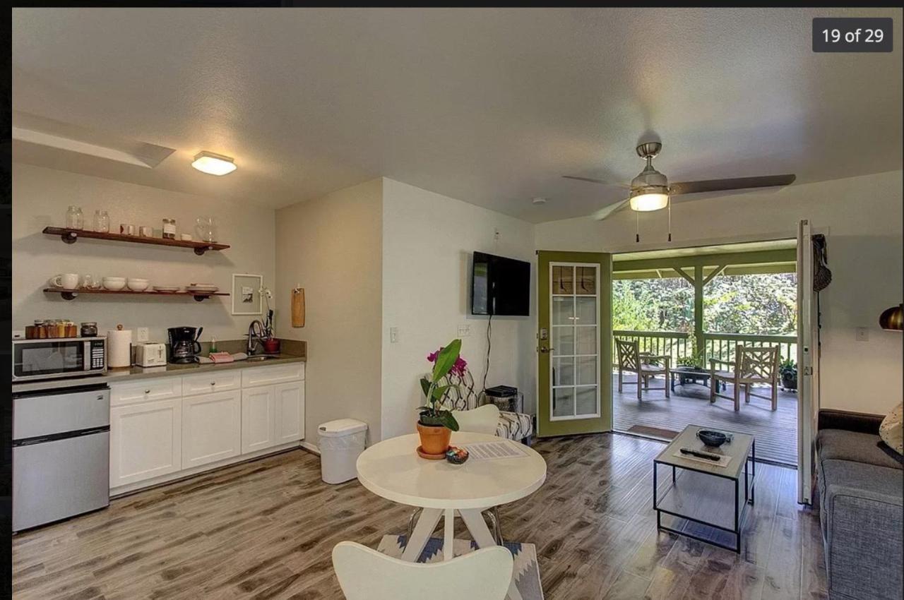 Volcano One - Modern Studio With Lanai Near Volcano National Park エクステリア 写真