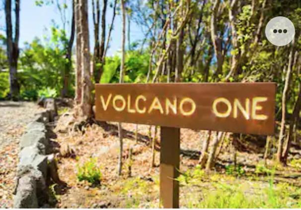 Volcano One - Modern Studio With Lanai Near Volcano National Park エクステリア 写真